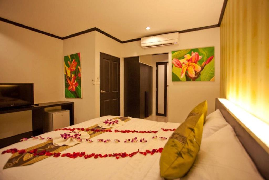 Kata Green Beach Hotel Exterior foto