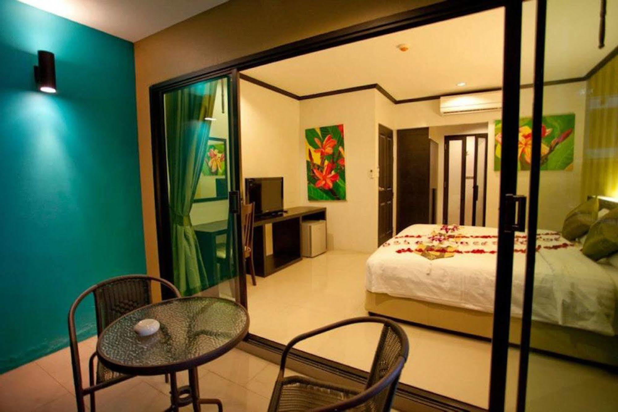 Kata Green Beach Hotel Exterior foto